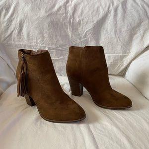 Merona Size 8 1/2 Brown Ankle Boots